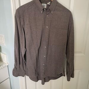 GAP Men's VintageButton-Up Long Sleeve Shirt in Brown